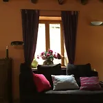 Cosy Maisonnette Lascaux Hébergement de vacances